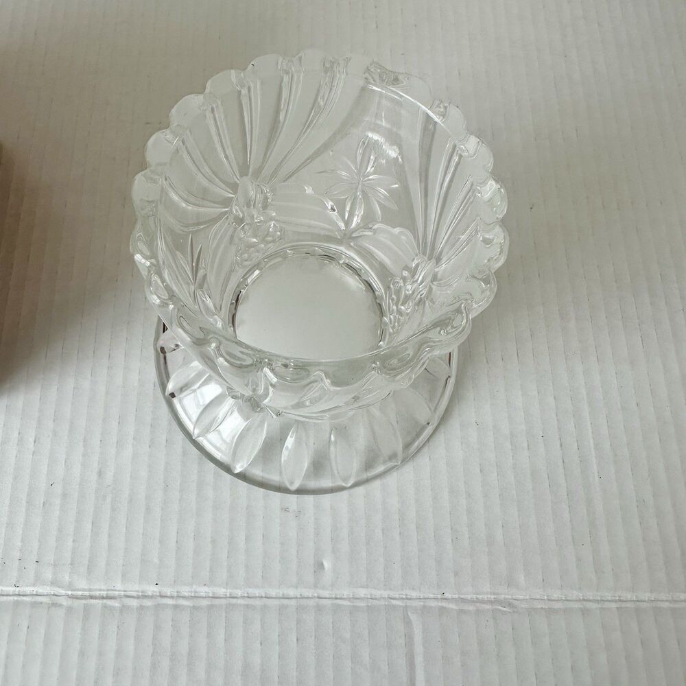 Gorham Angels of Peace Crystal Holiday Traditions Pillar Candleholder 4 3/4" H - Picture 4 of 8